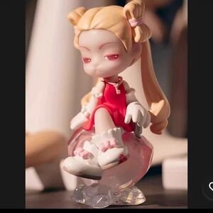 AROMA Princess figurine